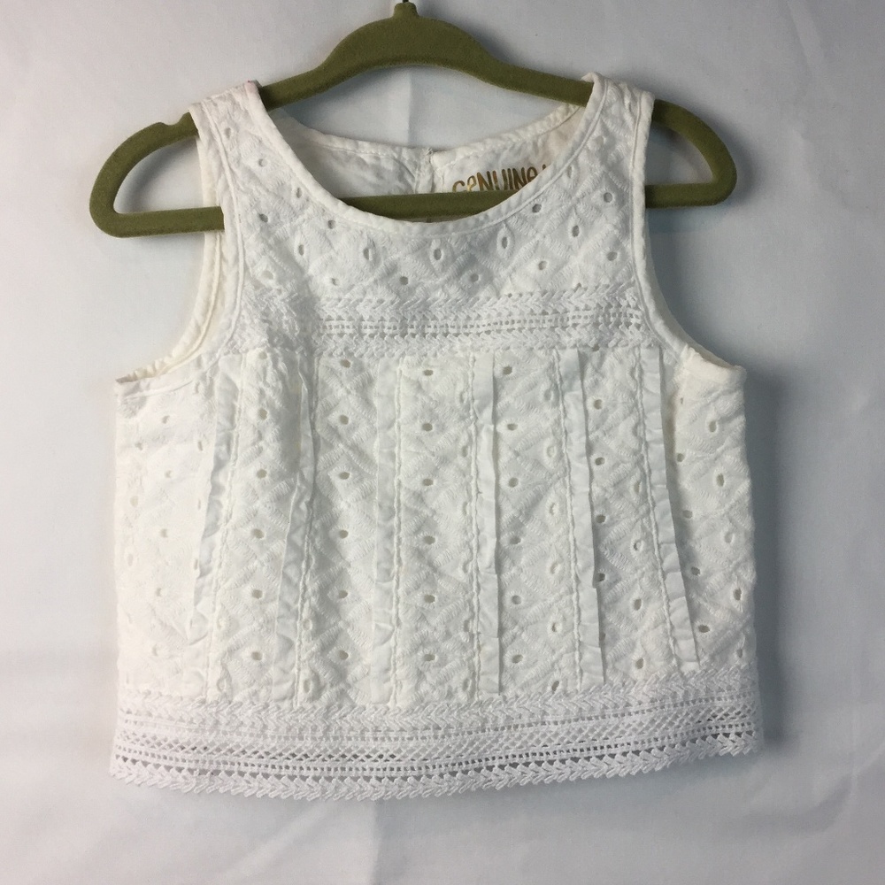 Sleeveless white girl tank top shirt